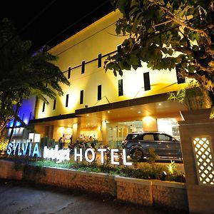 Sylvia Hotel Budget